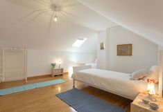 Others 2 Spacious Alfama Duplex, By TimeCooler