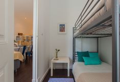 Lainnya 4 Typical Light Filled Graça Apartment, By TimeCooler