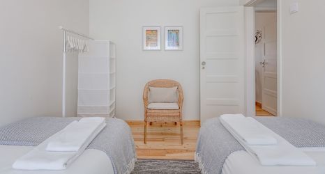 其他 2 Sunny, Bright and Quiet Apartment, By TimeCooler