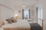 Others Sunny Bairro Alto / Chiado Apartment, By TimeCooler