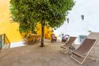 Lain-lain Bright & Spacious W/ Orange Tree Patio Apartment by TimeCooler
