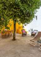 Imej utama Bright & Spacious W/ Orange Tree Patio Apartment by TimeCooler