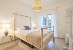 기타 2 Light Apartment W/ Balcony Apartment by TimeCooler