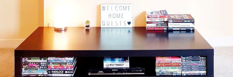 기타 Warm Cosy Family Home With Free Parking