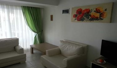 Others 4 Center Point 3 Apart