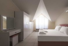 Others 2 White Elegance 2C