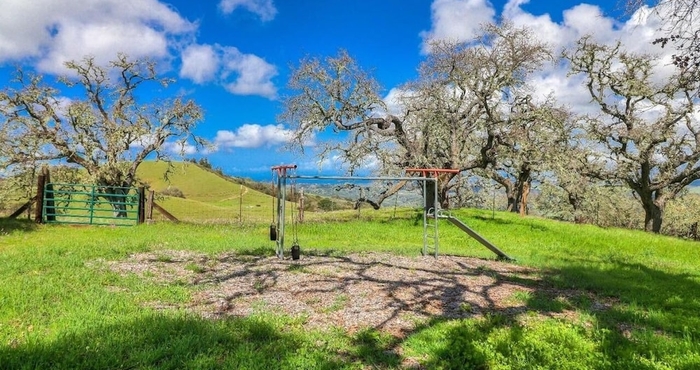 Others LX 57: Weathertop Rustic Ranch in Carmel With Luxury Amenities