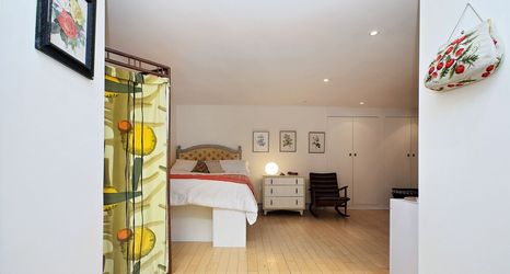 Khác 2 Bright Chic Garden Apartment