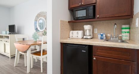 Others 2 Luau II 68324