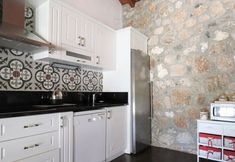 Others 5 Villa BLN1 by JoyLettings