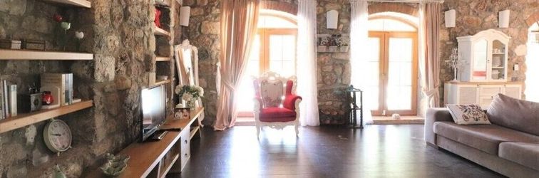 Others Villa BLN1 by JoyLettings