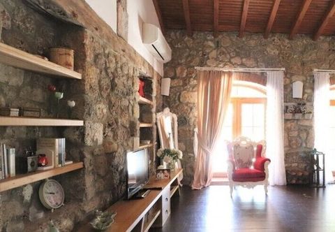 Others Villa BLN1 by JoyLettings