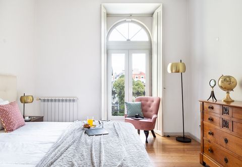 Others JOIVY Splendid 2BR Apt w/ parking&balcony, 10mins to Praça do Comércio
