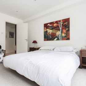Room 1 แลมบ์สคอนดูเอต สตรีท บาย วันไฟน์สเตย์, โรงแรม & ที่พัก Travel Lord
