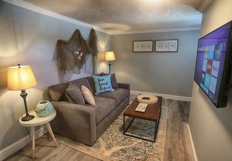 Others Billy Goat Franks`s Key West Experience