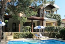 Others Villa AX03 by JoyLettings