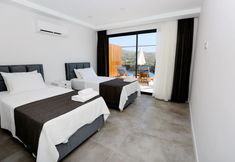 Others 7 Golden Villas