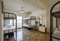 Others 6 White Hostel