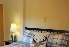 Others 5 Cabin on the Creek