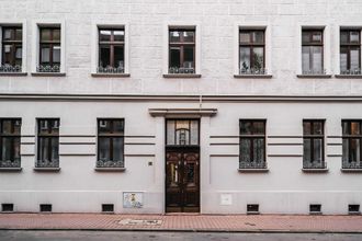 Others 4 Queen Studio - LoftAffair