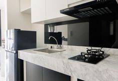 Khác 4 Trendy Studio Room at Casa De Parco Apartment