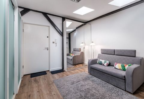 Others Studio Czerwonego Krzyza 4