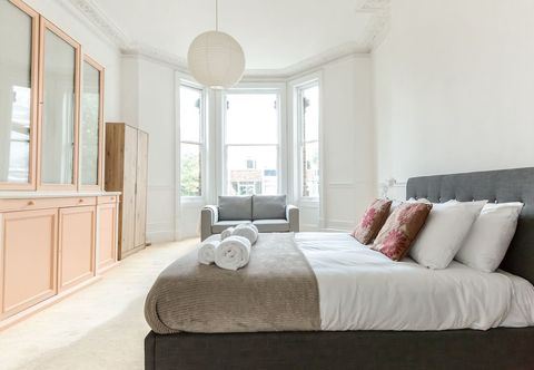 Others Spacious 1BR Period Apartment Hampstead