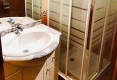 Others 4 Hostal Matias