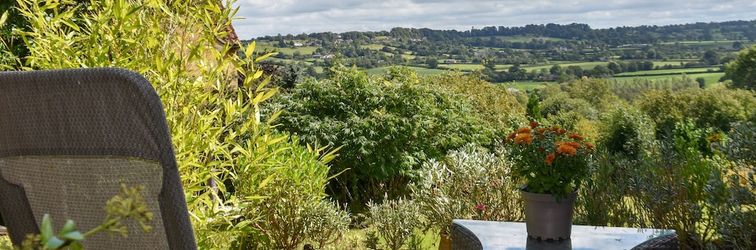 Khác Trister Studio