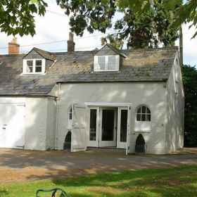 Primary image 1 ザ コメディ, シーグリー ホテル