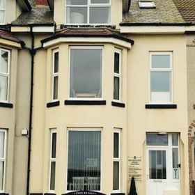 Primary image1Highcliffe Holiday Apartments,Inskip-with-Sowerby飯店