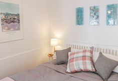 Lain-lain 3 Smugglers Cottage