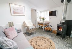 Lain-lain 5 Smugglers Cottage