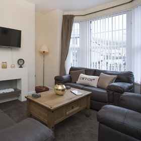 Primary image 1 Hirfron, Pistyll Hotels