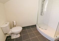 Lainnya 7 Shorefields Two