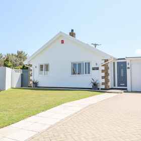 Primary image 1 Holywell Bay View, Deviock Hotels