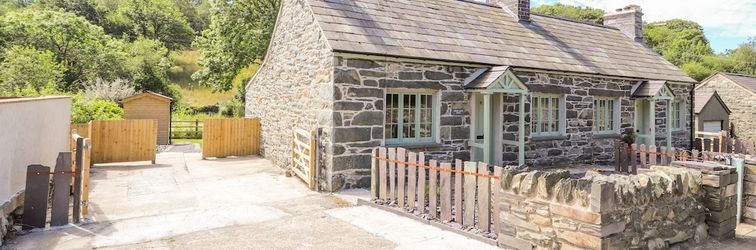 Others Ffrwdd Galed Uchaf