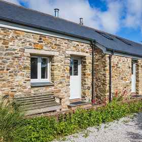 Primary image 1 Oreo's Cottage, Deviock Hotels