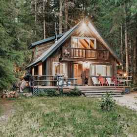 Primary image 1 48sl - Hot Tub - Pets Ok - Wifi - Wood Stove - Sleeps 5 3 Bedroom Home by Redawning, Hotel Whatcom County