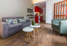 기타 4 Stylish Summer Home with Gardens, Near the Beach