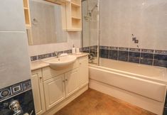 Lain-lain 5 64 Waterside