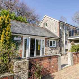 Primary image 1 Lambkin Cottage, Deviock Hotels