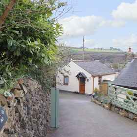 Primary image 1 The Lily Pad, Deviock Hotels