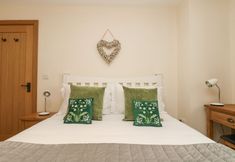 Others 7 The Lily Pad