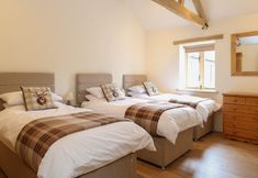 Lain-lain 5 The Stables