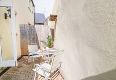 Lain-lain 6 9 Malthouse Court