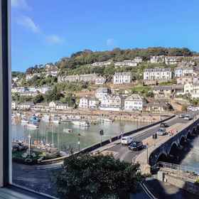 Primary image1Harbour View Apartment,Deviock公寓