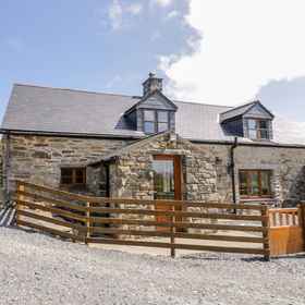 Primary image 1 Yr Hen Stabal, Pistyll Hotels