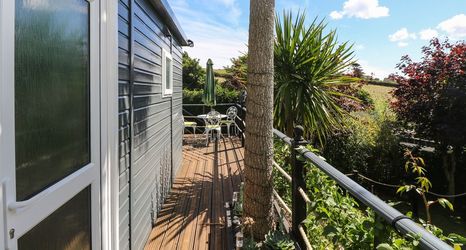 Lain-lain 2 Palm Lodge