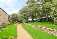 อื่นๆ 4 Overlea Cowshed